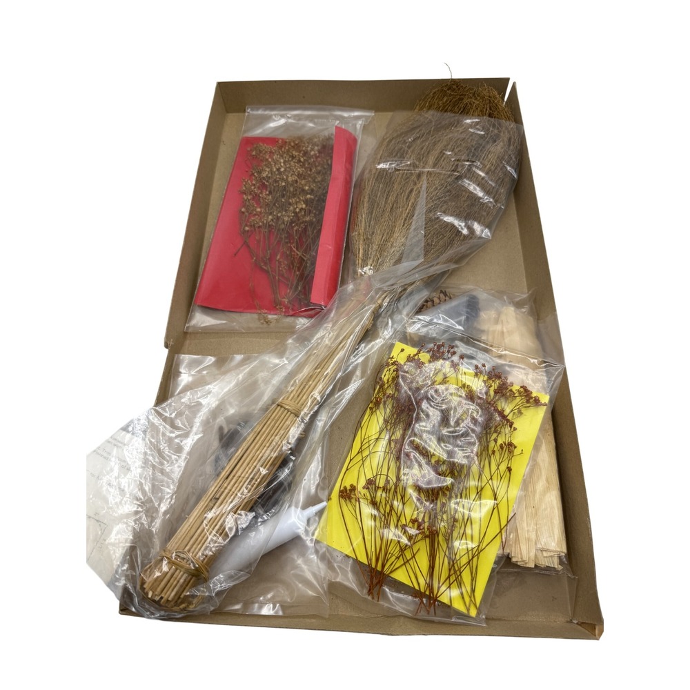 New Hazel‎ Kaboodles Naturals Cornhusk Doll Broom Craft Kit HK 178 Vintage 18in - Picture 2 of 3
